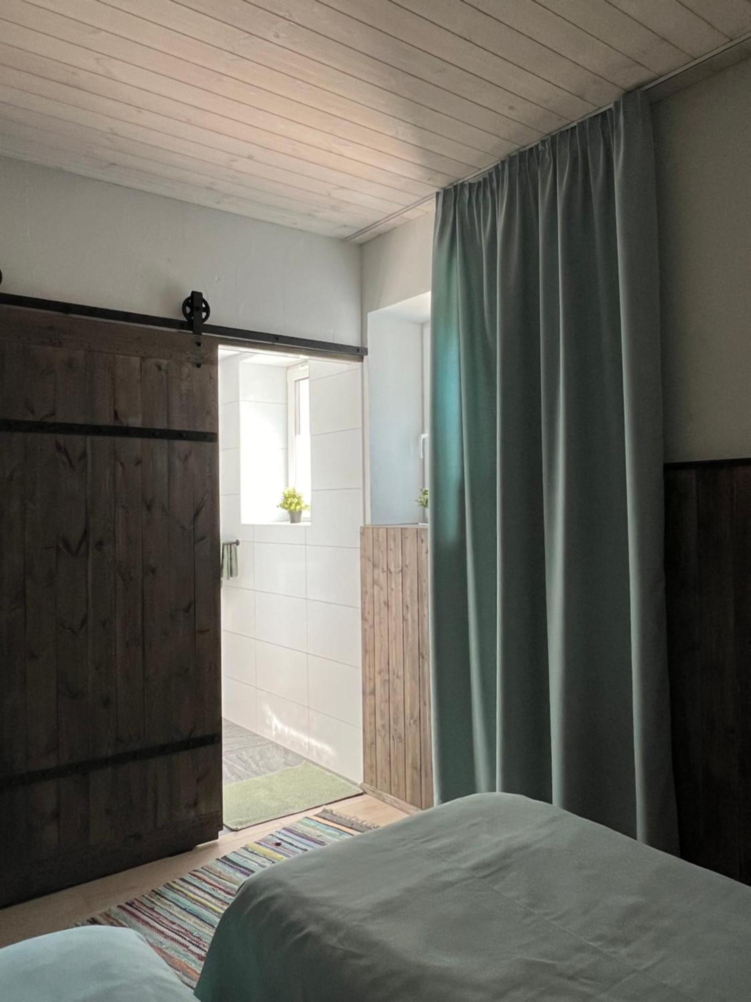 Kihnu Sadama Oeoemaja Guesthouse Lemsi Buitenkant foto