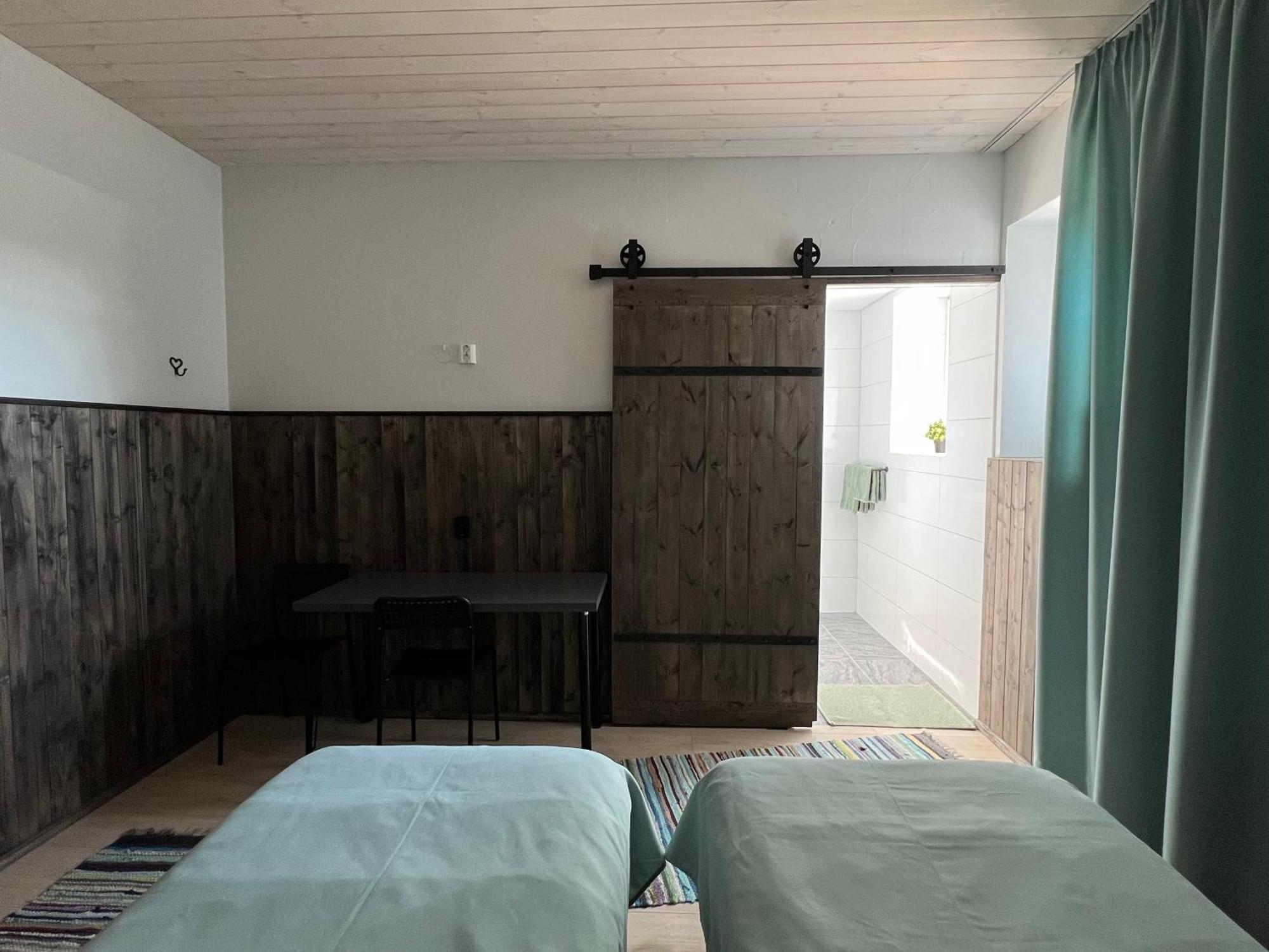 Kihnu Sadama Oeoemaja Guesthouse Lemsi Buitenkant foto
