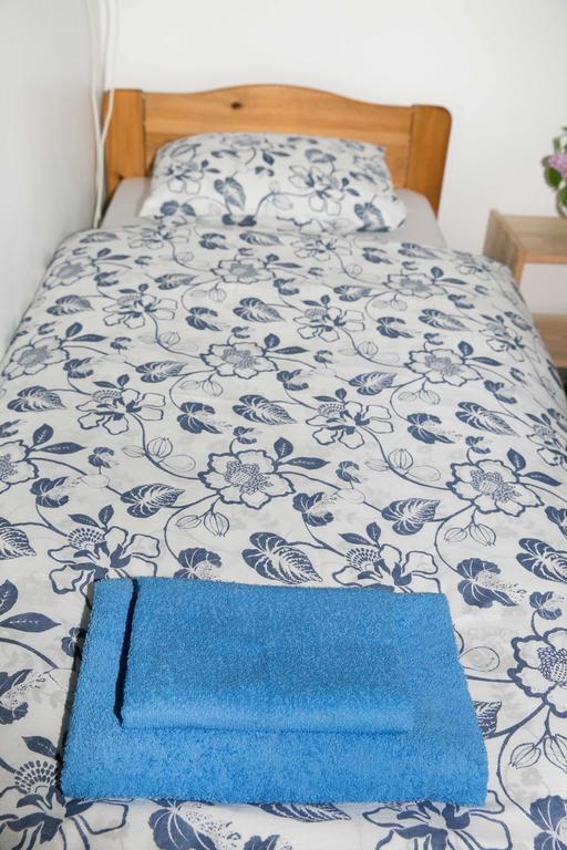 Kihnu Sadama Oeoemaja Guesthouse Lemsi Buitenkant foto